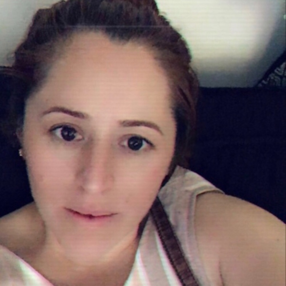 Meet your Posher, Estela